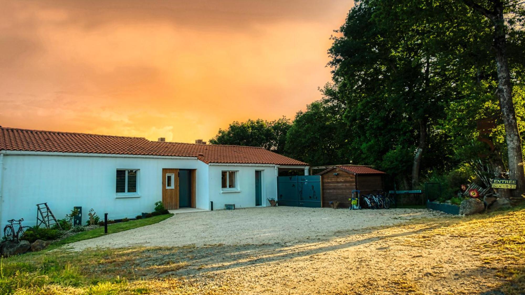 Вилла Domaine Du Souvenir Saint-Paul-en-Pareds Экстерьер фото